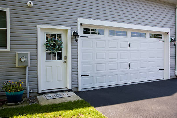 24/7 Emergency Garage Door Roller Replacement experts in Kittery Point, ME